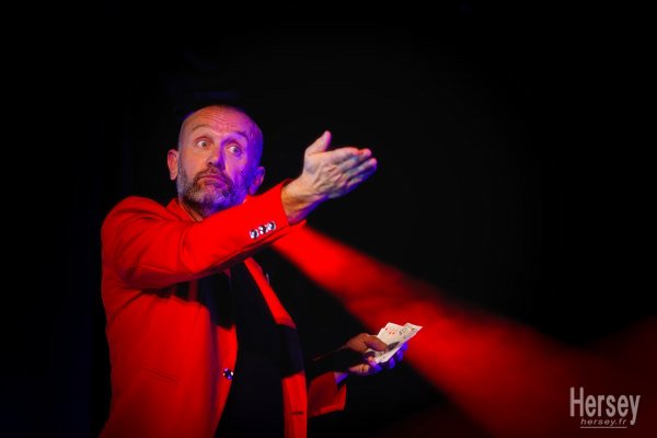 HASARD ET CONTRETEMPS